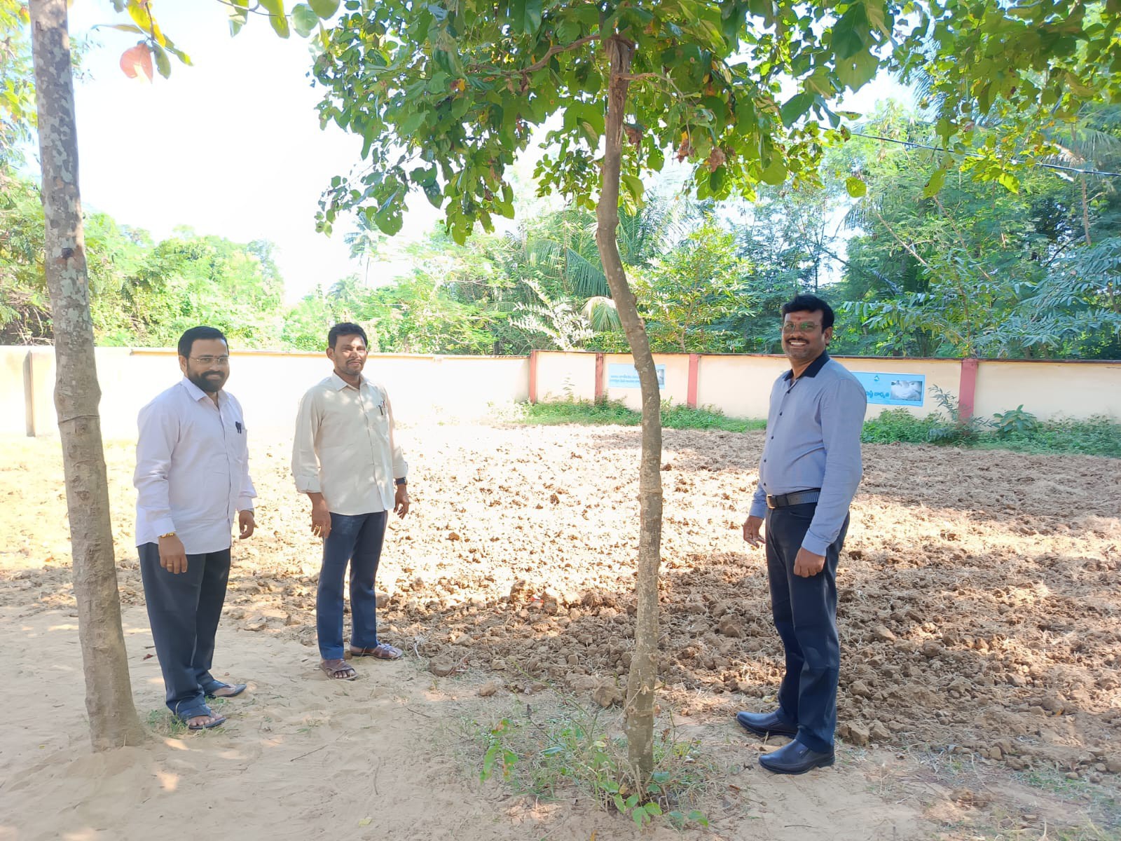 కిచెన్ గార్డెన్ స్థల పరిశీలన చేసిన ఎంఈఓ