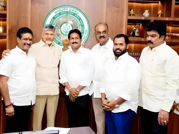 సీఎం చంద్రబాబుతో ఎమ్మెల్యేలు భేటీ