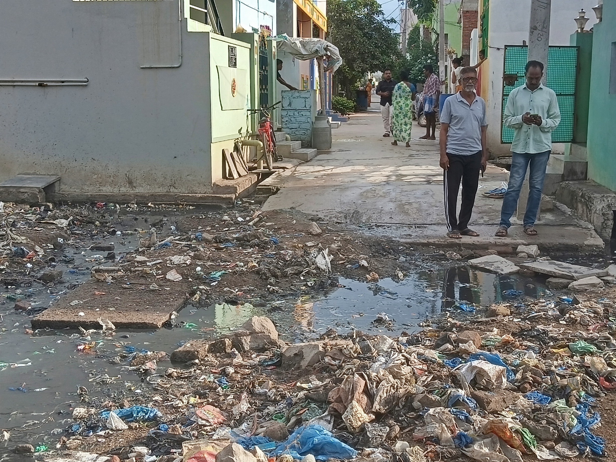 చెప్టా నిర్మాణానికి అధికారులు చొరవ చూపాలి