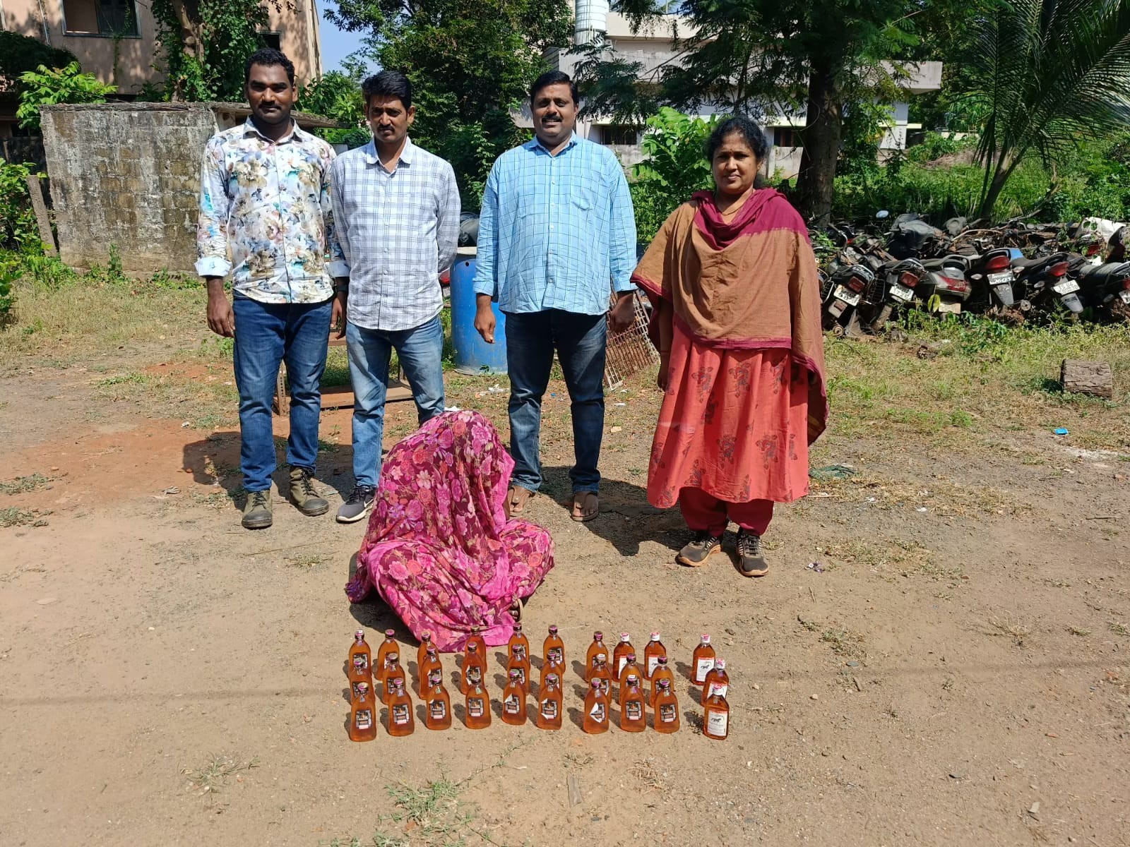 ఎక్సైజ్ శాఖ అకస్మిక తనిఖీలు అక్రమ మద్యం స్వాధీనం