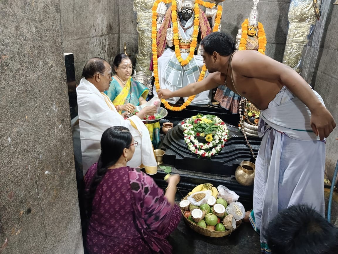 కార్తీక పౌర్ణమి వేడుకలు ప్రారంభించిన ఎమ్మెల్యే