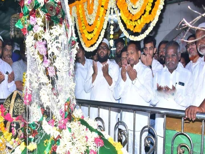 ఉర్సు ఉత్సవాల్లో పాల్గొన్న మాజీ మంత్రి