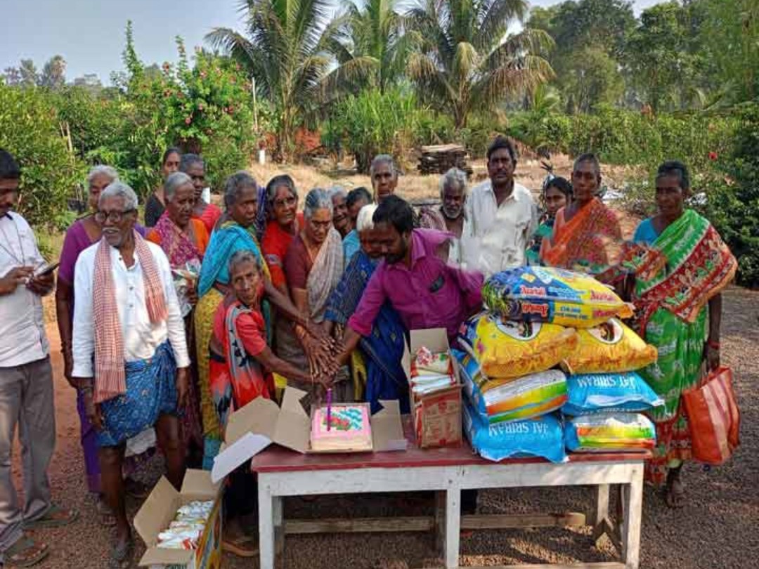 ఘనంగా గారపాటి జన్మదిన వేడుకలు