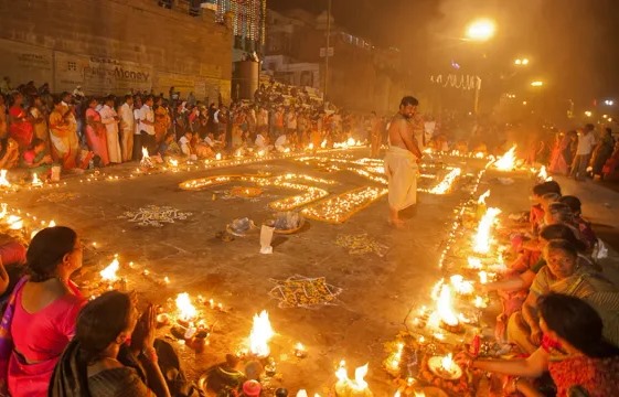 కార్తీకమాసం ఆఖరి సోమవారం.. పోటెత్తిన భక్తులు