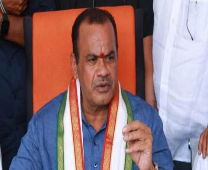 అధికారులపై కోమటిరెడ్డి ఫైర్