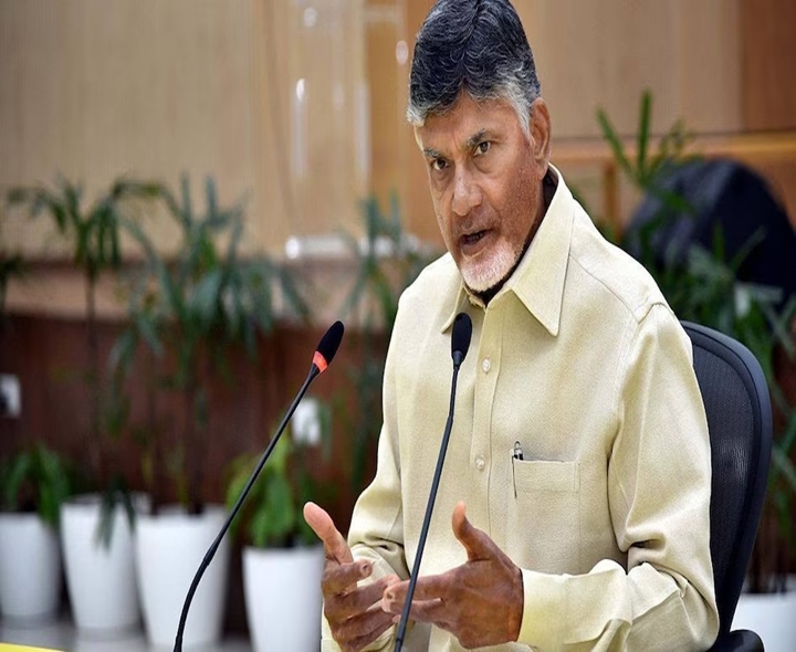 ఓ వైపు తుఫాన్లు, మరోవైపు కరువు: చంద్రబాబు