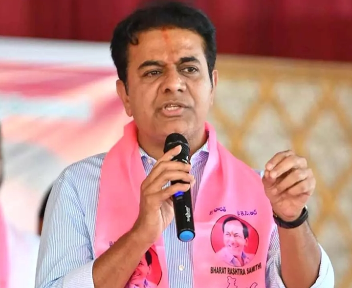 సీఎం మాటలు కోటలు దాటుతున్నాయి: KTR