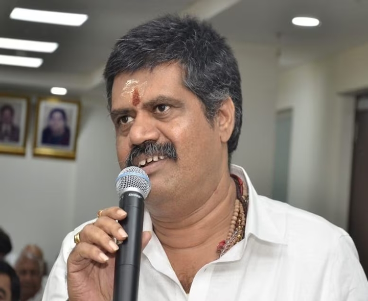 BREAKING: వైసీపీకీ మాజీమంత్రి గుడ్ బై