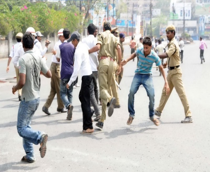 అసెంబ్లీ ముట్టడికి పీవైఎల్ కార్యకర్తల యత్నం