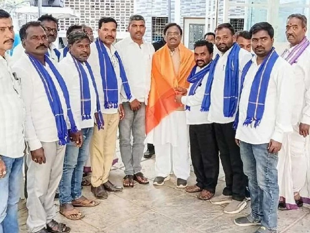 ఎమ్మెల్యే వివేక్‌ను కలిసిన మాల నాయకులు