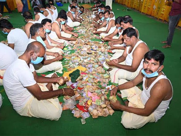 రాంపూర్ దేవాలయ హుండీ లెక్కింపు