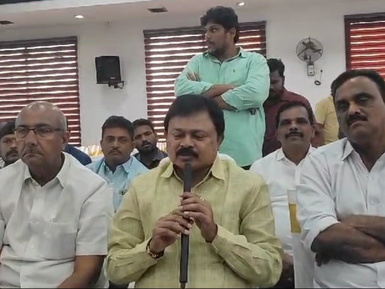 అసత్య కథనాలపై ఎమ్మెల్యే ఆగ్రహం