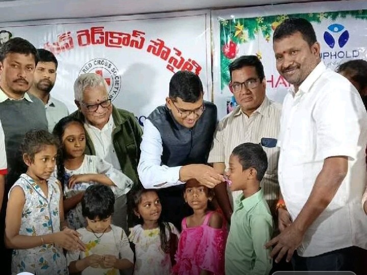 క్రిస్మస్ వేడుకల్లో పాల్గొన్న కలెక్టర్