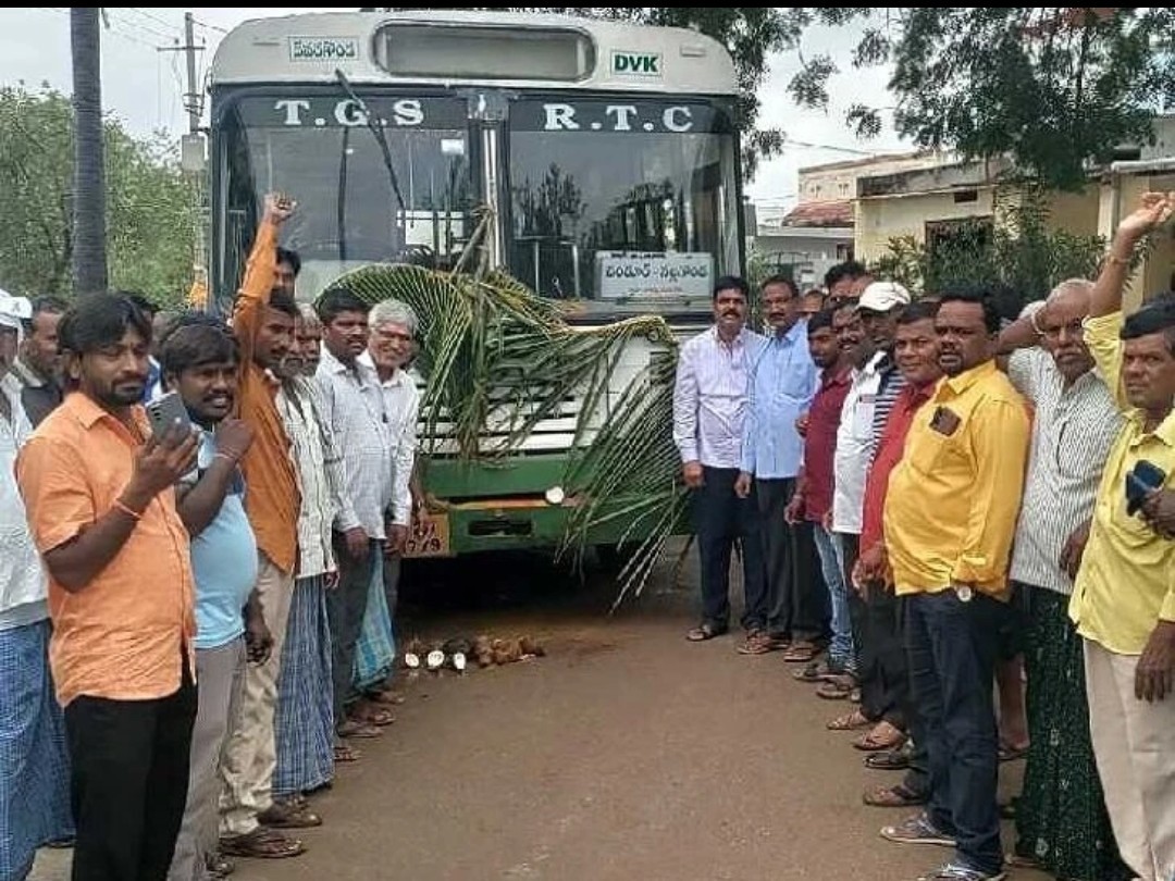 మునుగోడులో బస్సు సర్వీస్ ప్రారంభం