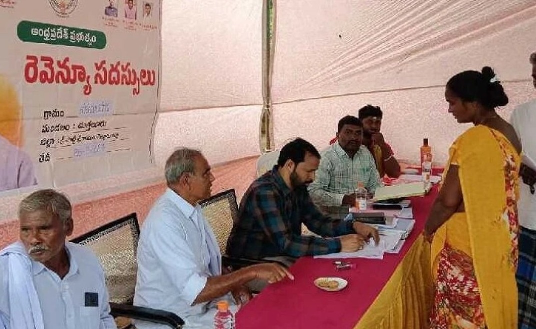 సోమల రేగడలో రెవెన్యూ సదస్సు