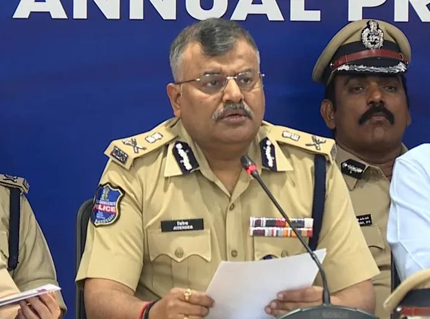 పోలీసుల ఆత్మహత్యలపై స్పందించిన DGP