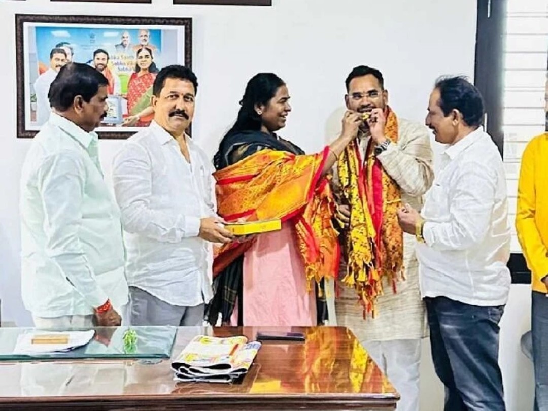 తార్నాకకు మంచి పేరు తీసుకురావాలి: మాజీ మేయర్