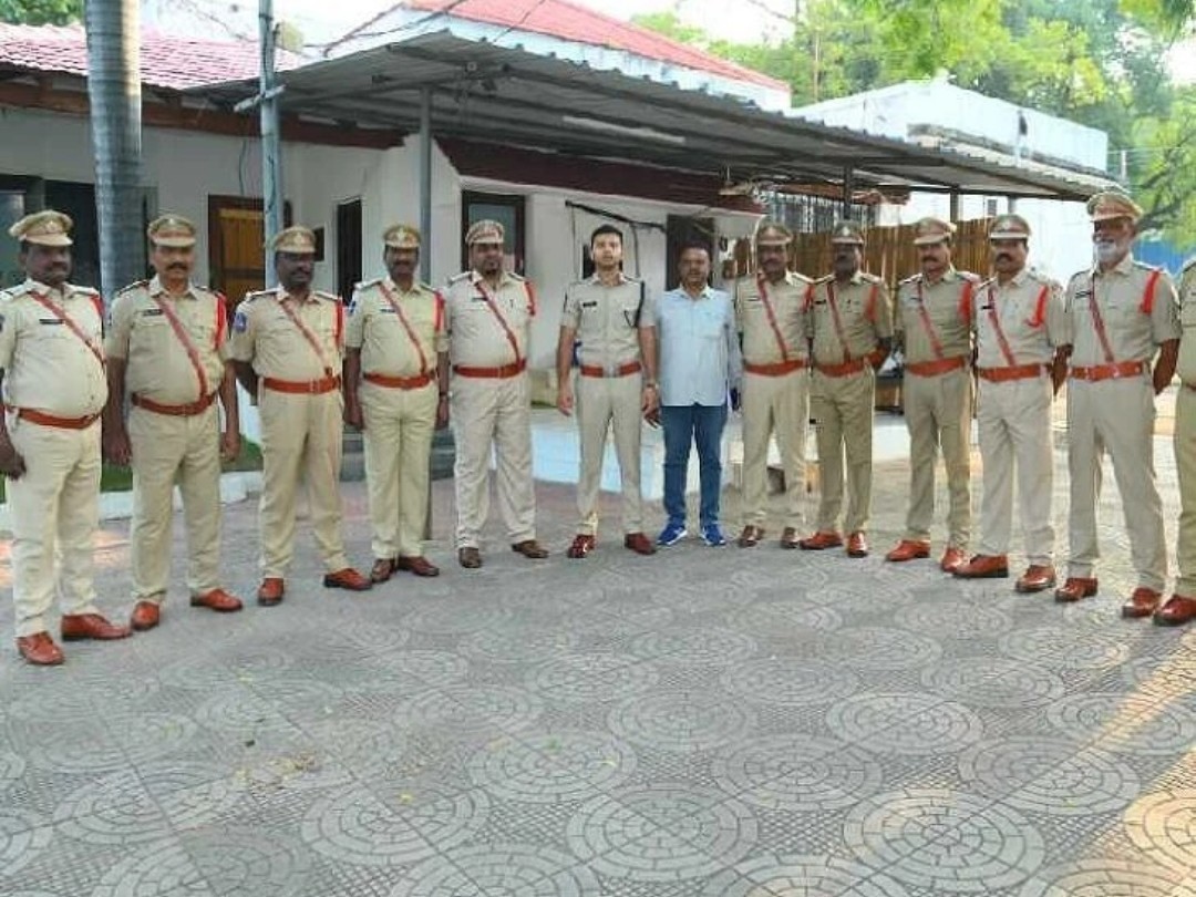 11 మంది ASI లకు ఎస్ఐలుగా పదోన్నతి