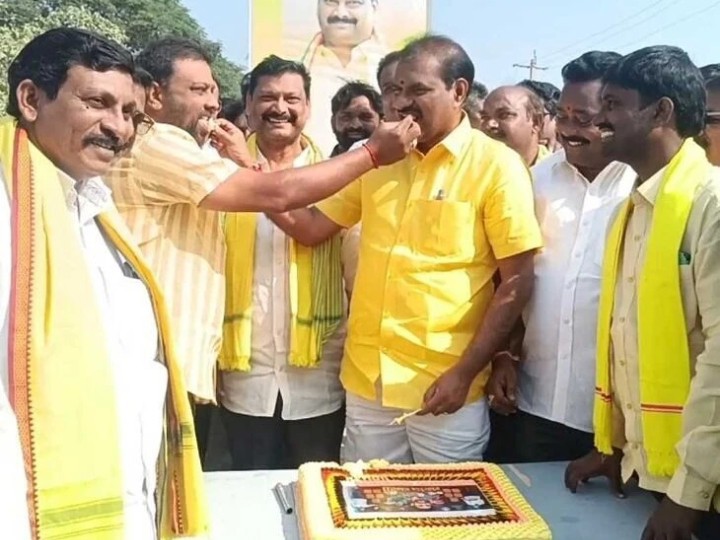 మంత్రి సారధ్యంలో లోకేష్ పుట్టినరోజు వేడుకలు