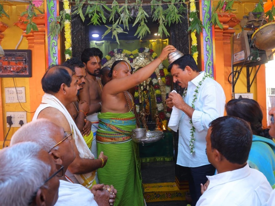 వార్షిక బ్రహ్మోత్సవాల్లో పాల్గొన్న మంత్రి పొంగులేటి