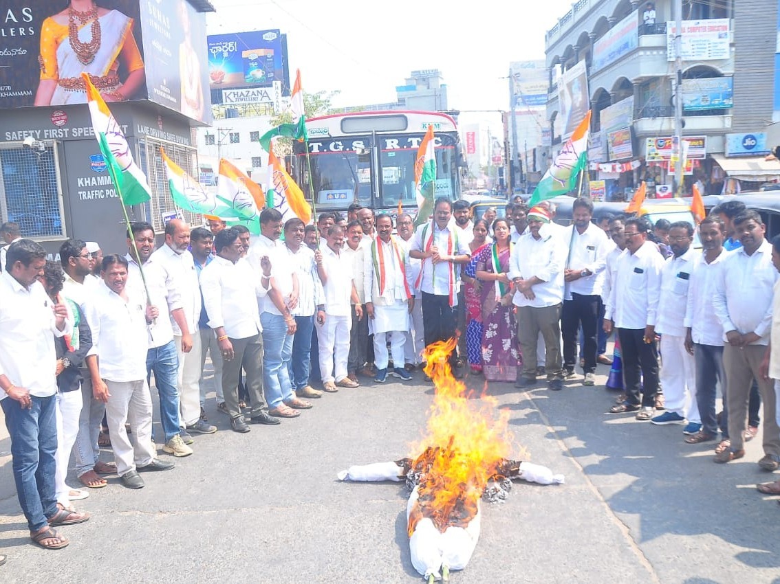 ‘అమెరికాలోని భారతీయ భాదితుల పట్ల ప్రధాని మోదీ శ్రద్ధ తీసుకోవాలి’