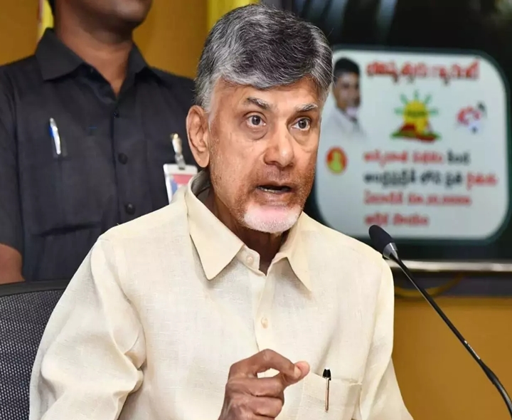 ఫైల్స్ క్లియరెన్స్‌లో వేగం పెంచాలి: సీఎం