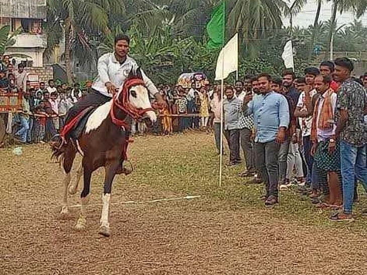 జిల్లాస్థాయి గుర్రం పరుగు పోటీలు