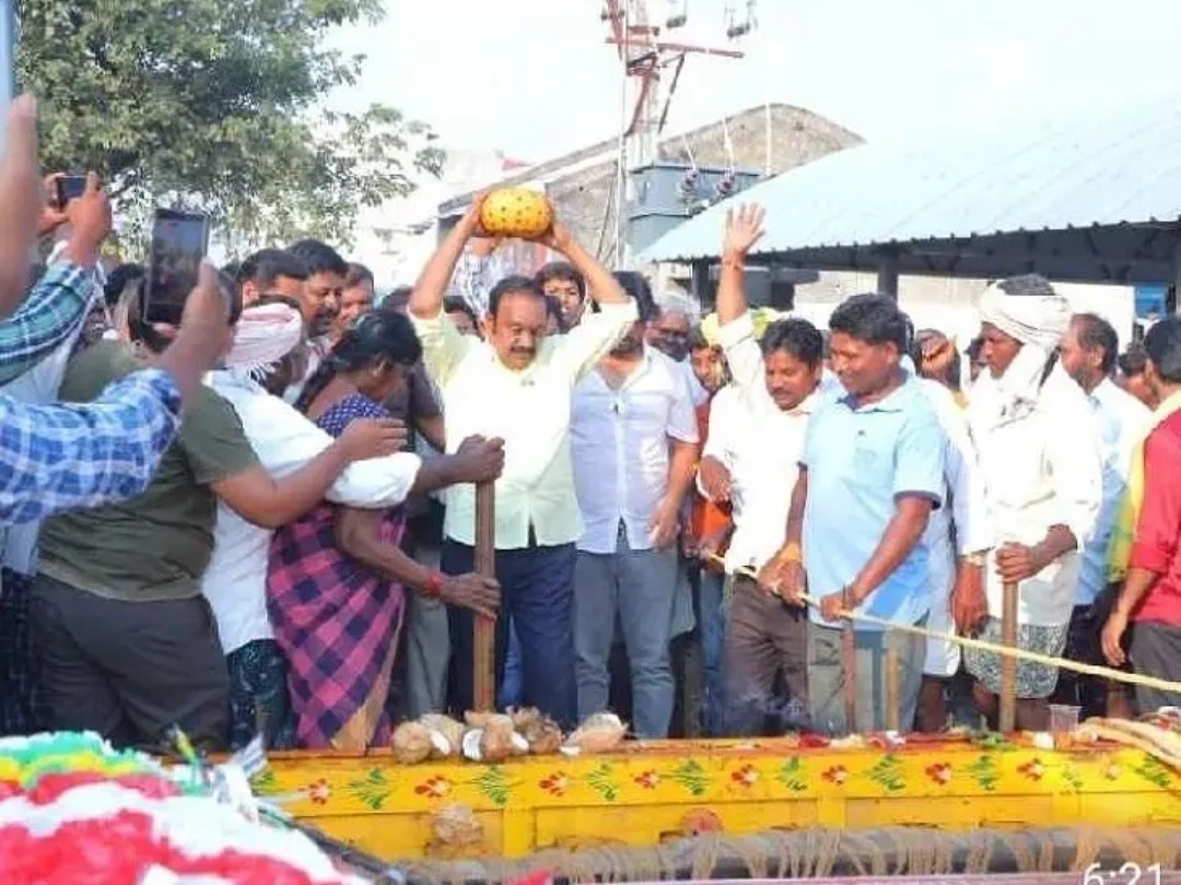 విద్యుత్ ప్రభకు ఎమ్మెల్యే పూజలు