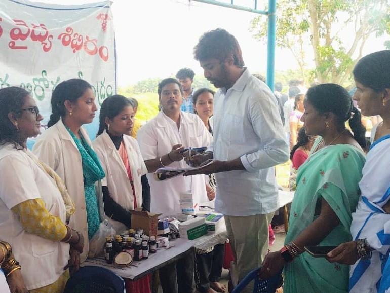 గుంప జాతరలో ఉచిత వైద్య శిబిరం