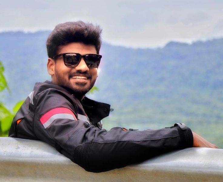 యూట్యూబర్‌కు లుక్ అవుట్ నోటీసులు