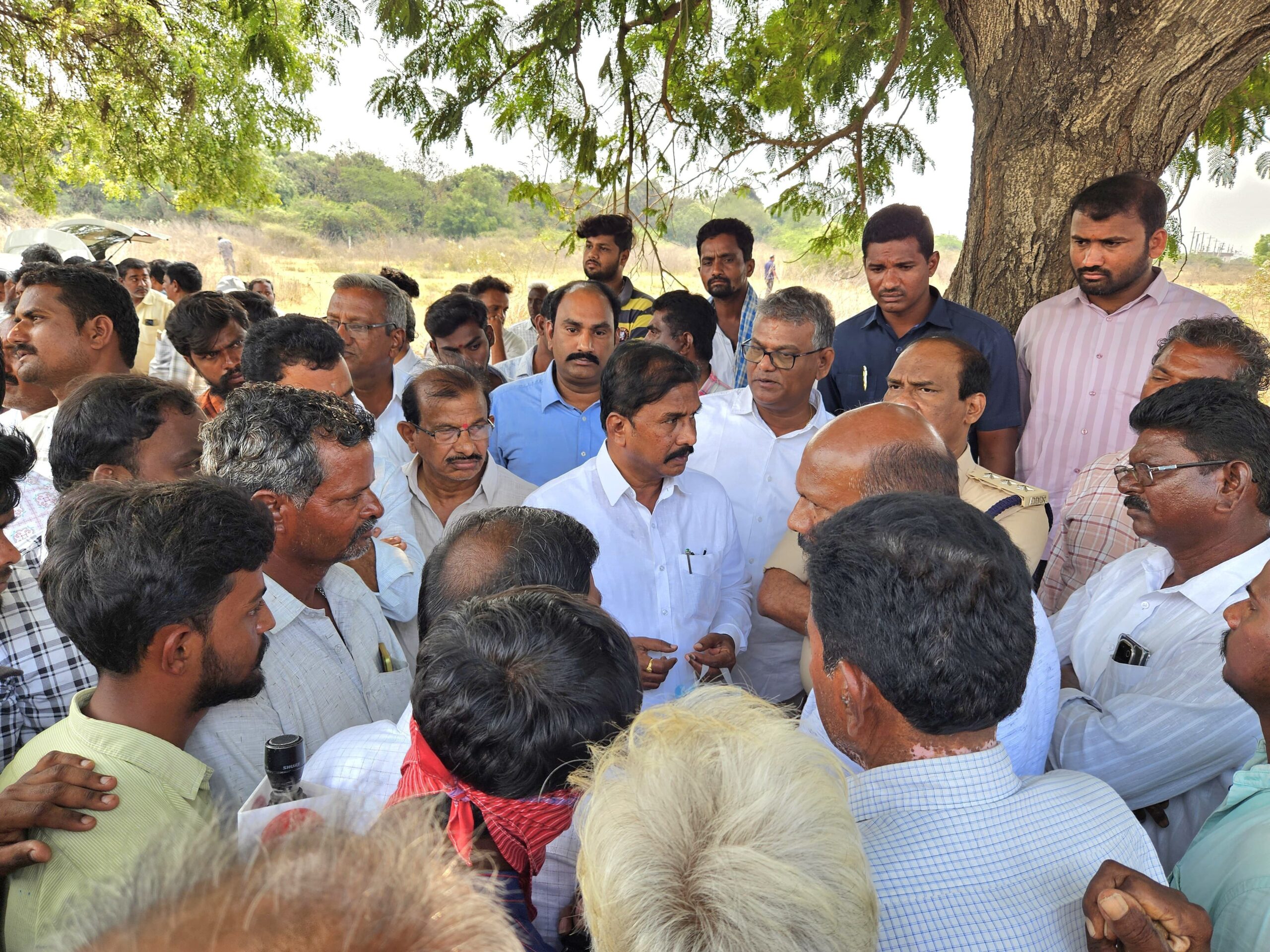 నష్టపోయిన ప్రతీ రైతుని ఆదుకుంటాం