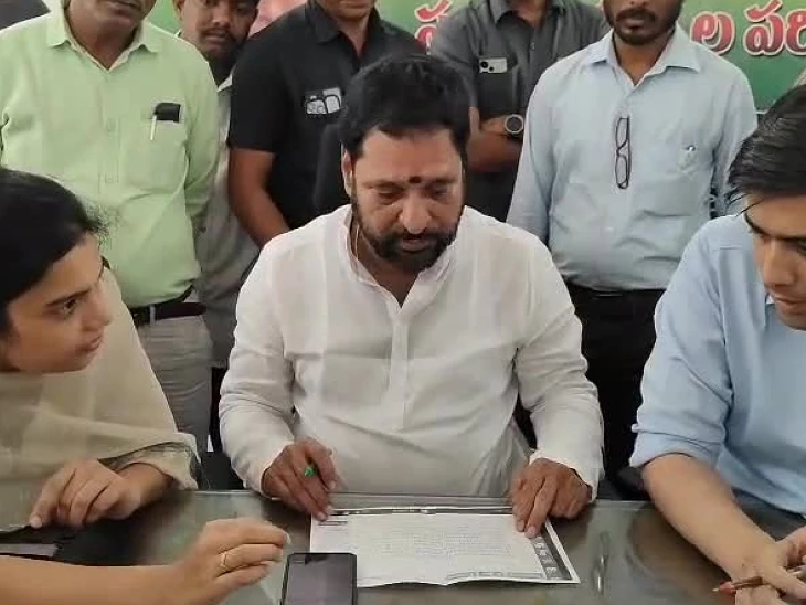 గ్రీవెన్స్‌లో 450 అర్జీల స్వీకరణ: కలెక్టర్
