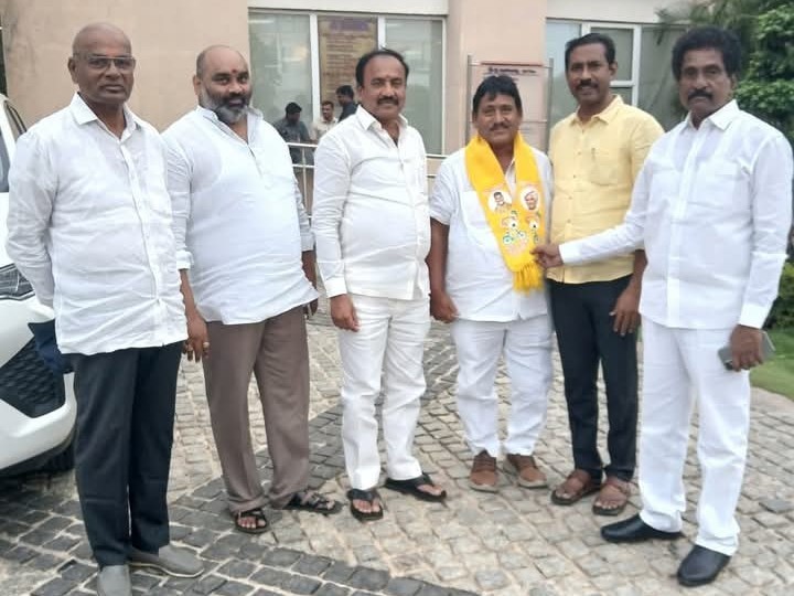 టీడీపీలోకి చీరాల మున్సిపల్ ఛైర్మన్
