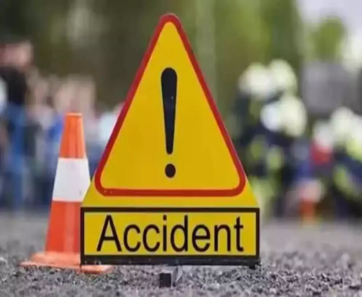 రోడ్డు ప్రమాదం.. ముగ్గురికి తీవ్ర గాయాలు