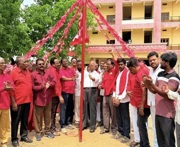 కార్మికుల హక్కులను కాలరాస్తున్న బీజేపీ