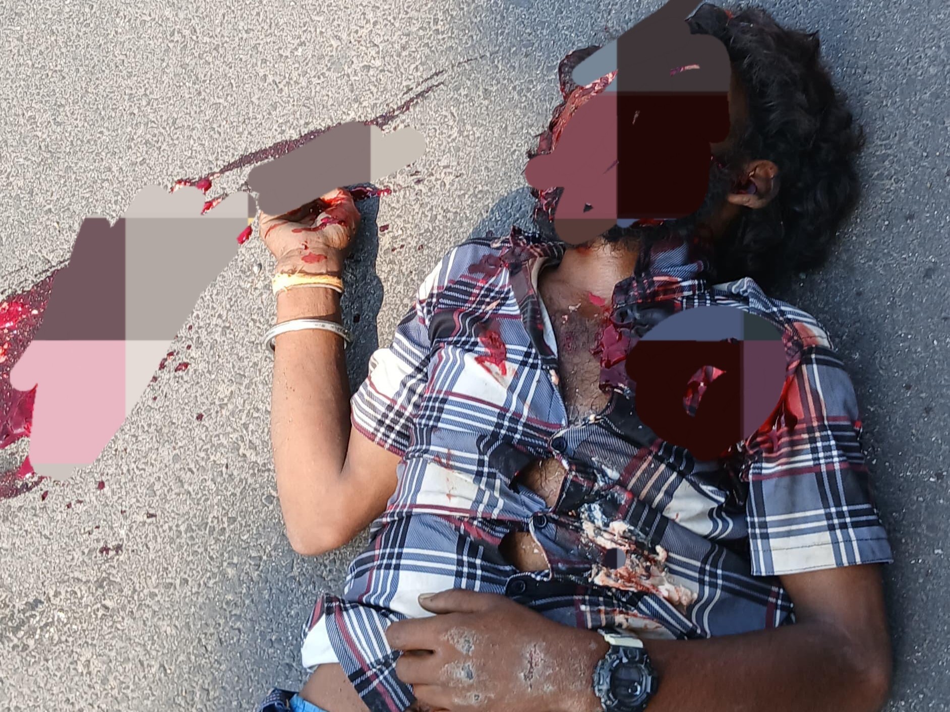 ఫ్లై ఓవర్ పైనుంచి కిందకు దూకి ఆత్మహత్య