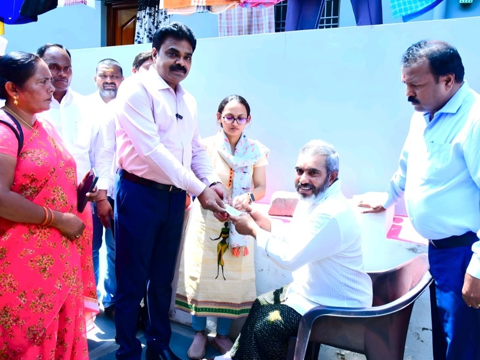 ‘పెన్షన్లను సద్వినియోగం చేసుకోండి’