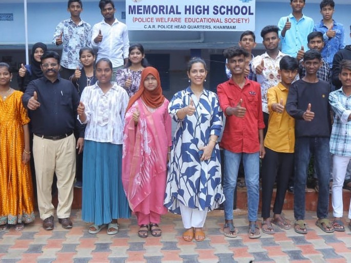 పోలీస్ సంక్షేమ స్కూల్లో వందశాతం ఉత్తీర్ణత
