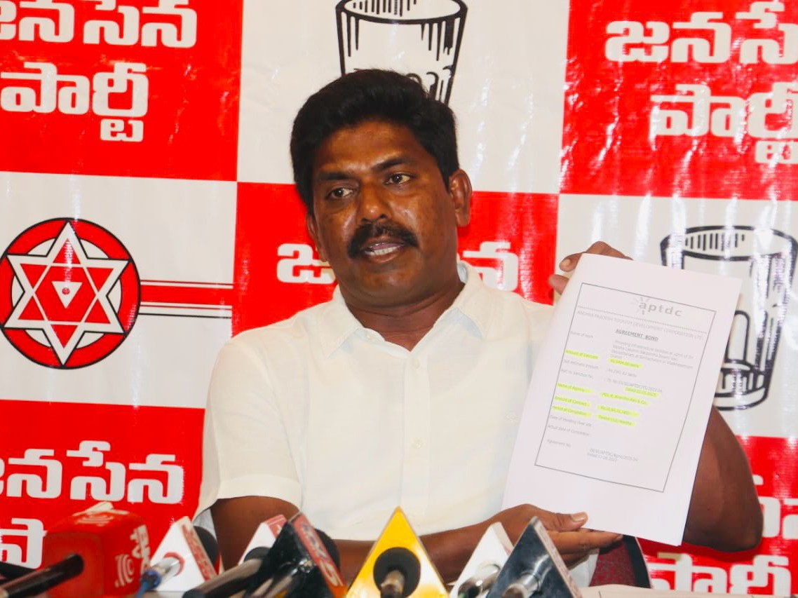 గోడకూలిన ఘటన కలచివేసింది