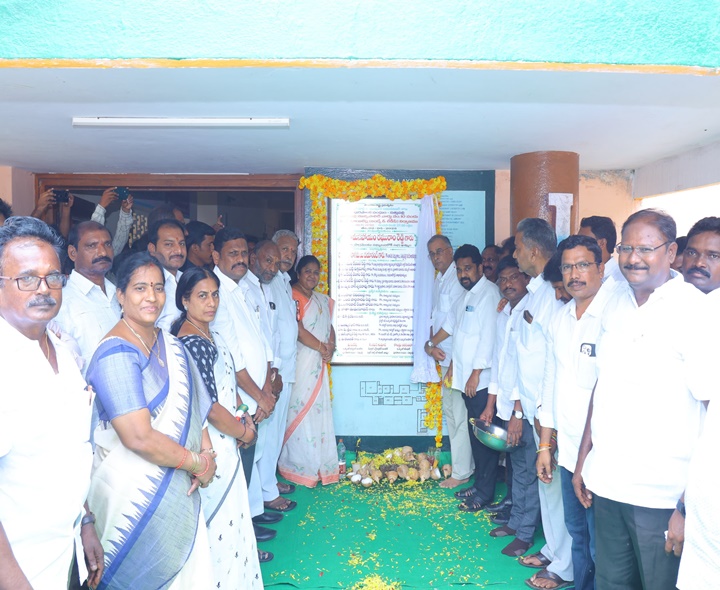 విద్యాసంస్థల్లో మౌలిక వసతులకు ప్రభుత్వం కృషి: ఎంపీ