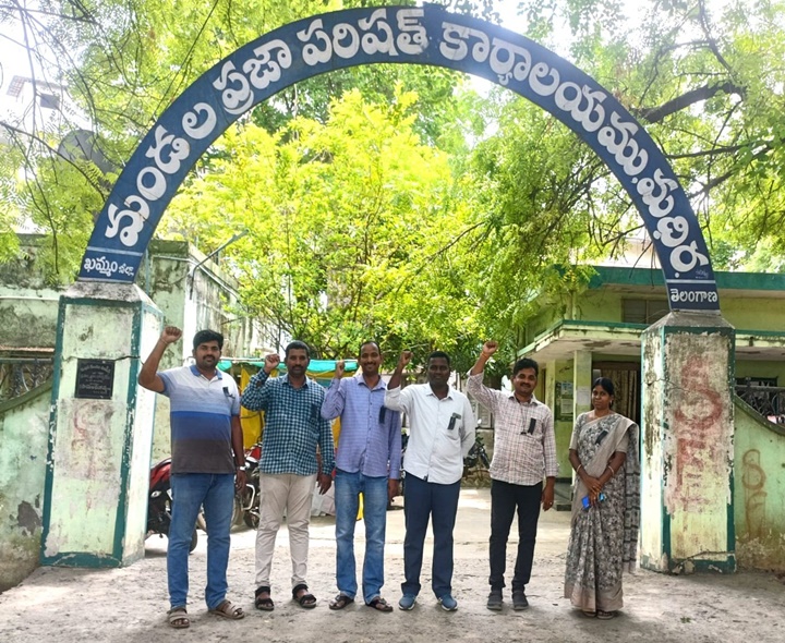 నల్ల బ్యాడ్జీలతో ఉపాధి హామీ ఉద్యోగుల నిరసన