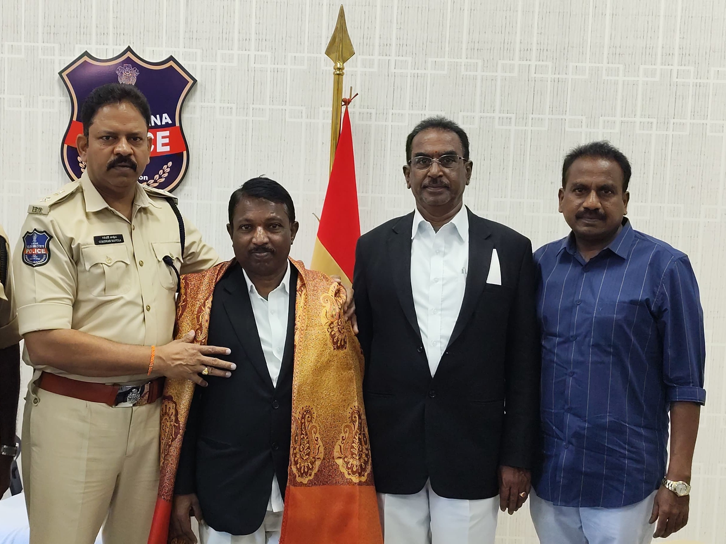 పబ్లిక్ ప్రాసిక్యూటర్ అభినందించిన జిల్లా ఎస్పీ
