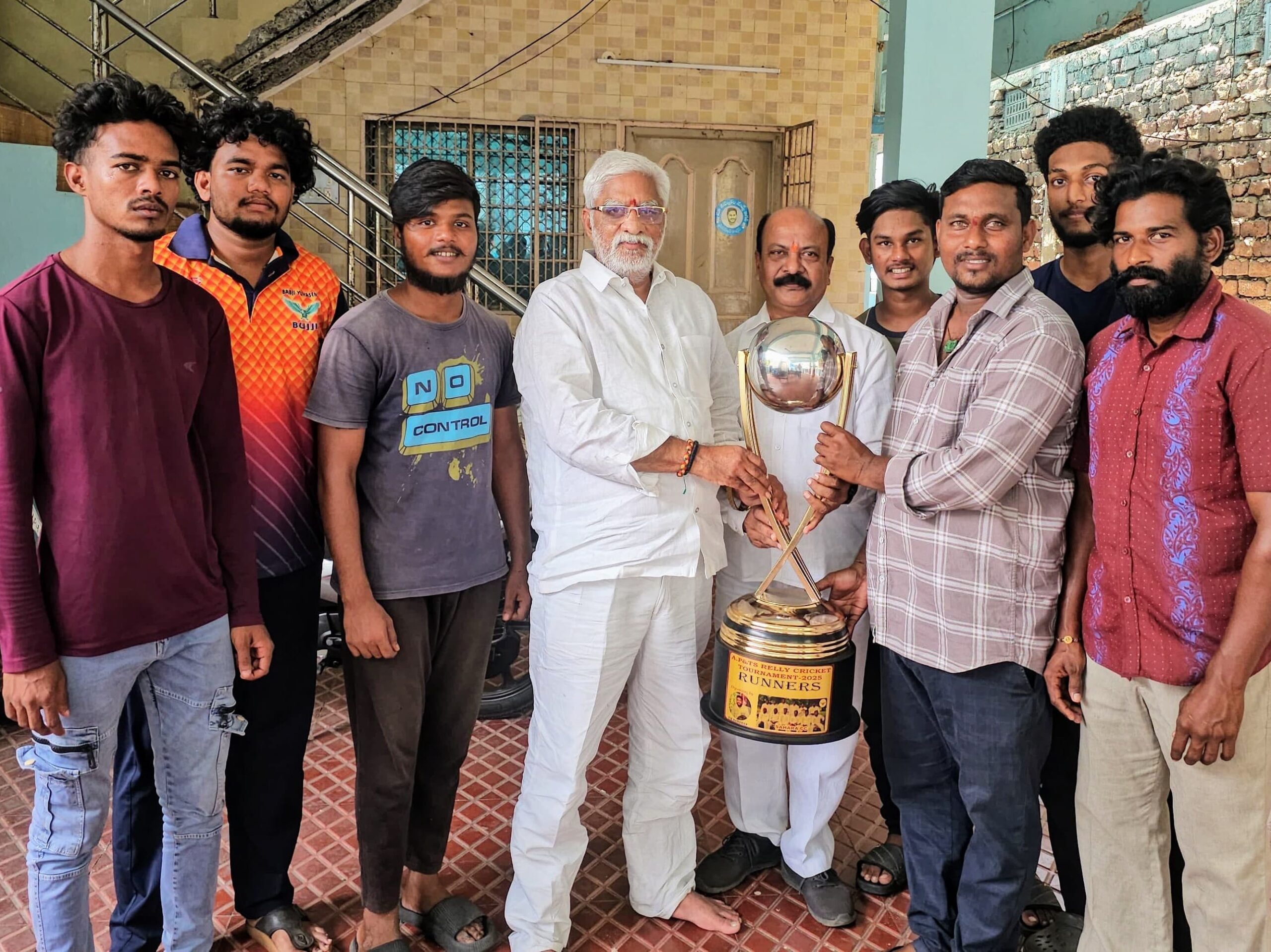క్రికెట్ పోటీల్లో గుడివాడ క్రీడాకారులు ప్రతిభ