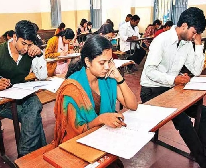 డీఎస్సీలో ఉచిత శిక్షణ.. వీరికి మాత్రమే!