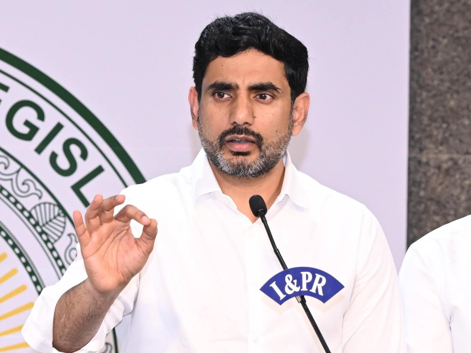 రేపు ప్రజా దర్బార్ నిర్వహించనున్న లోకేష్