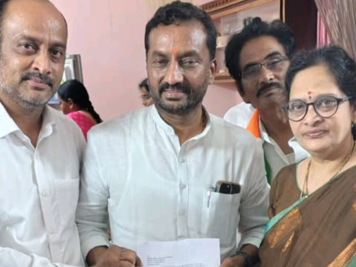ఎంపీకి న్యాయవాదుల వినతి