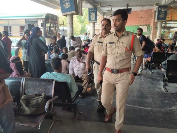 జిల్లాలో పోలీసుల ఆకస్మిక తనిఖీలు