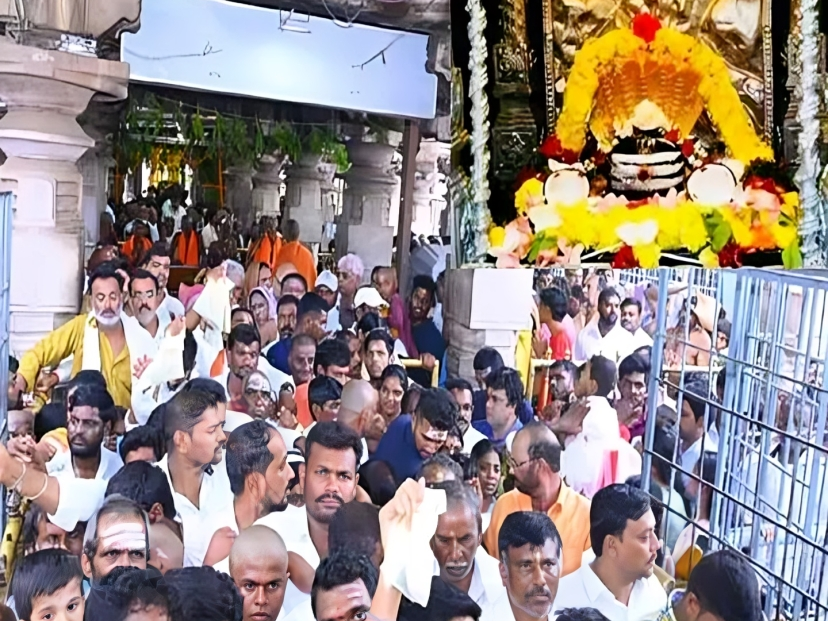 శ్రీశైల మల్లన్న క్షేత్రానికి పోటెత్తిన భక్తులు