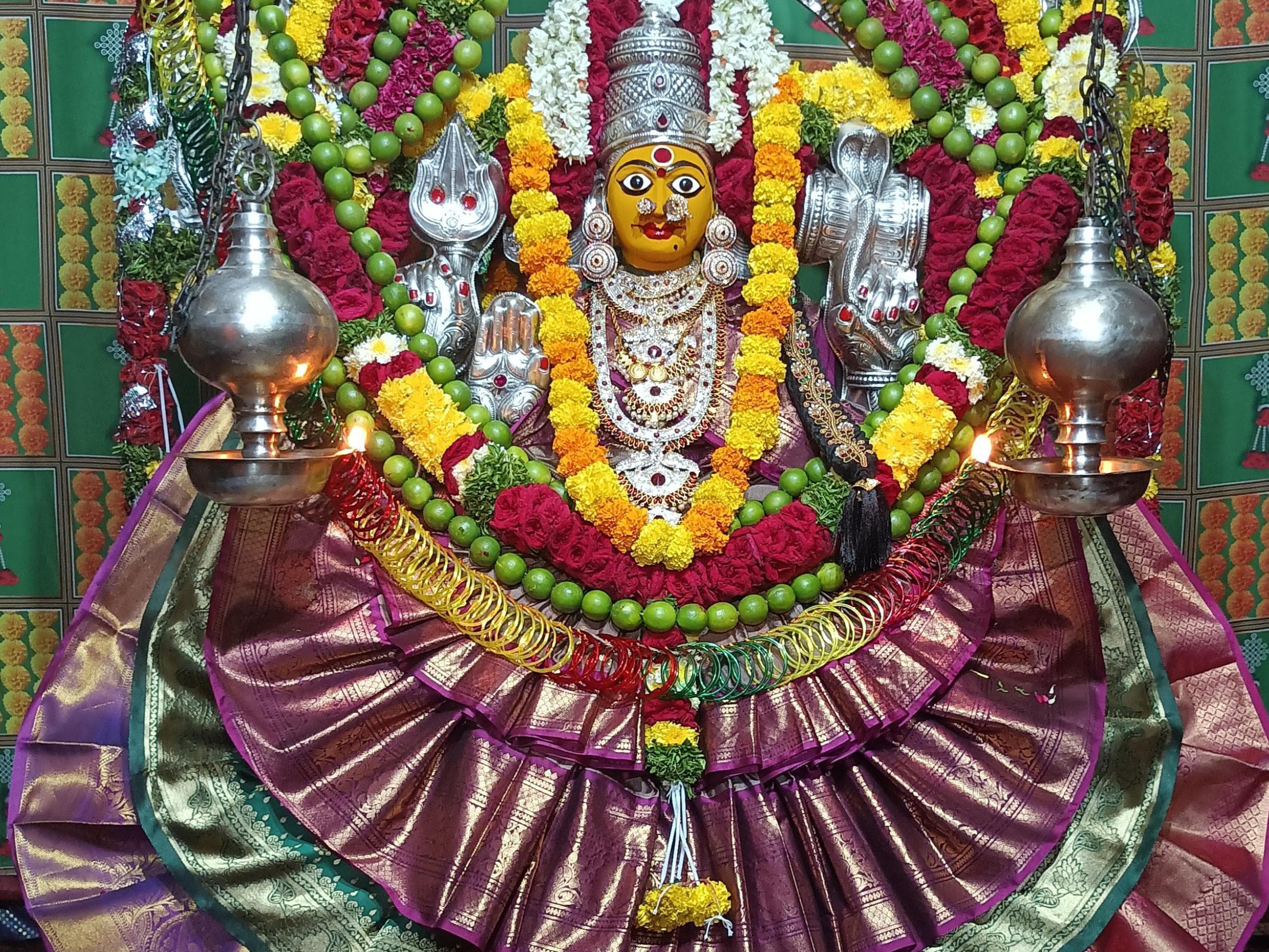 జములమ్మ అమ్మవారికి ప్రత్యేక అలంకరణ