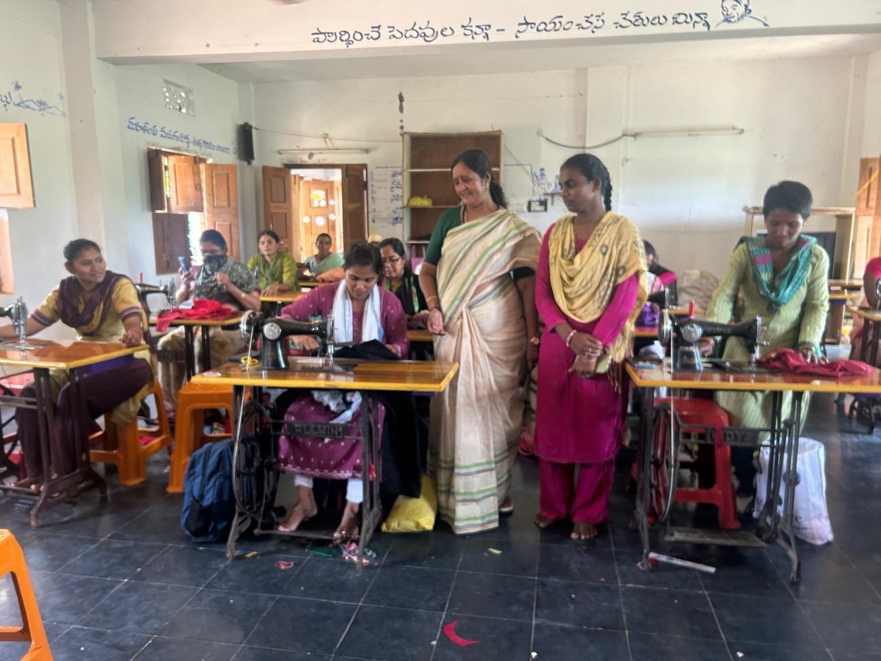 శిక్షణా కేంద్రాన్ని సందర్శించిన కార్యదర్శి
